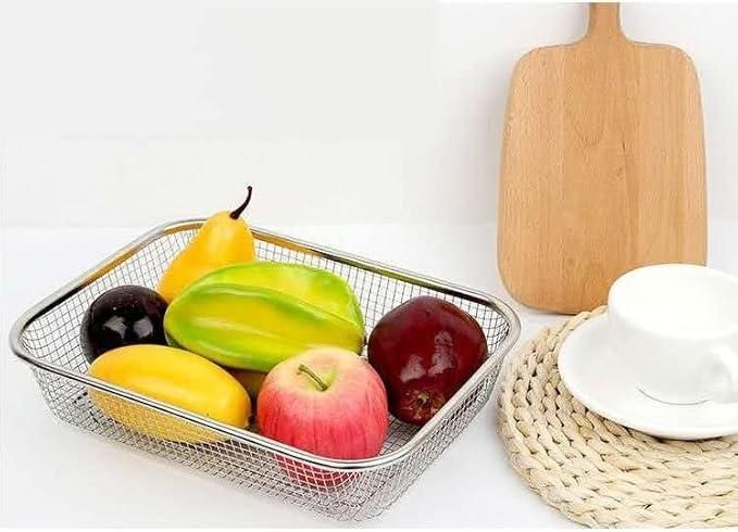 This stainless steel colander strainer drainer features a sturdy handle for easy grip and maneuverability. Crafted from durable stainless steel, it resists rust and corrosion, ensuring long-lasting performance. Ideal for rinsing vegetables, draining pasta, or washing fruits, its fine perforations allow efficient water flow while retaining food securely. Designed for both home and professional kitchens, this colander combines functionality with durability to streamline your food preparation tasks.