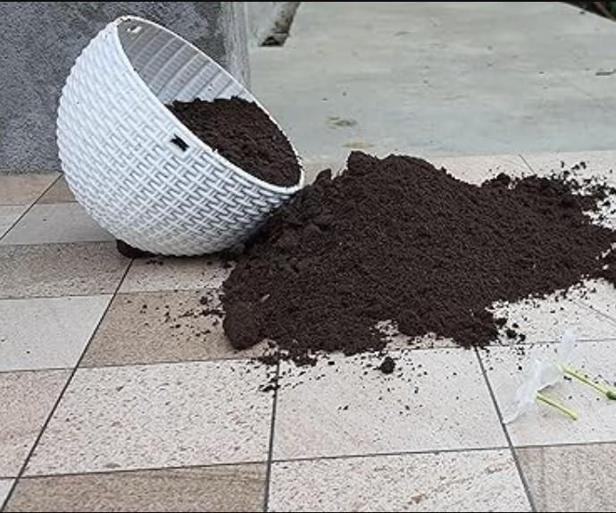 Premium organic vermicompost produced through controlled earthworm digestion processes, yielding a balanced soil amendment rich in humic acids and plant-available nutrients. This 500gm formulation contains essential macro and micronutrients in optimal ratios, enhancing soil microbial activity and improving cation exchange capacity. Supports sustainable agricultural practices while promoting robust root development and enhanced crop yields.