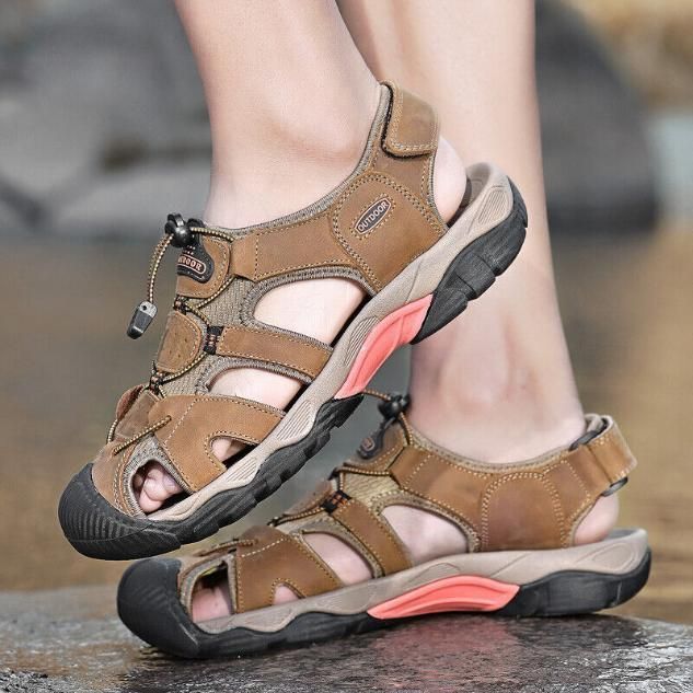 These men's leather closed toe sandals provide durable comfort with a sleek design. Made with high-quality leather, they offer superior protection against the elements and feature a closed toe for added safety. Perfect for both casual and outdoor activities.