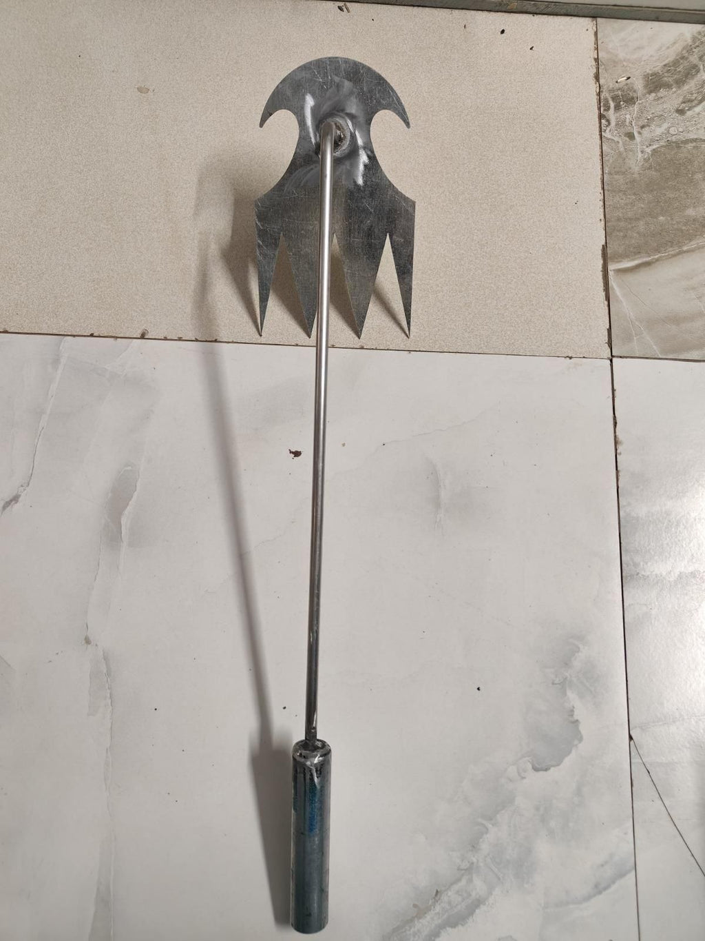Our Puller Sharp Weeding Tools make garden maintenance a breeze. Featuring precision-crafted tips that target stubborn weeds at their source and comfortable non-slip handles that reduce hand fatigue. We're here to support your gardening journey with tools that make weed removal efficient and less strenuous, helping your garden thrive with minimal effort.