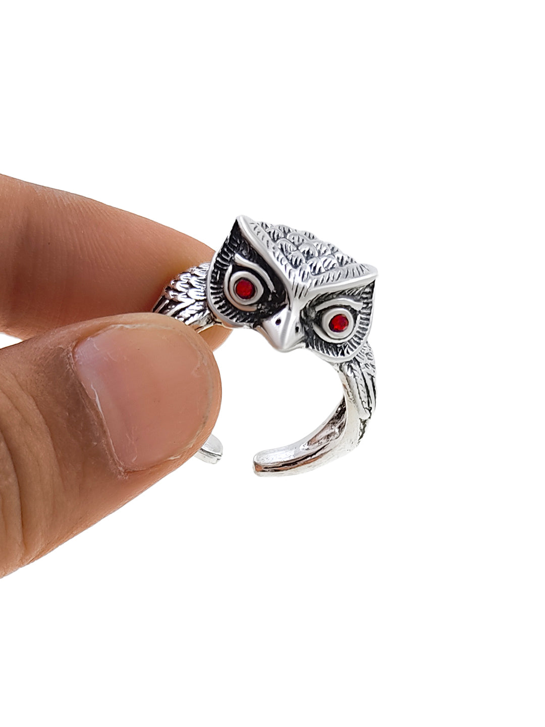 Saizen Silver Rings for Men Owl Face Ring

Crafted with precision, this Saizen Silver Owl Face Ring combines sophisticated design with symbolic wisdom. The intricate owl detailing represents intelligence and intuition, while the premium silver construction ensures durability and a lustrous finish. Perfect for men seeking a distinctive accessory that makes a subtle yet powerful statement.
