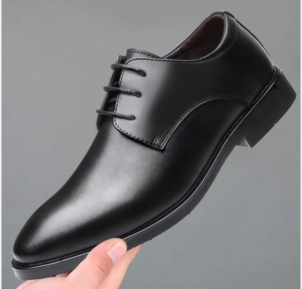 These men's smart formal shoes are designed with both style and comfort in mind. The high-quality materials and sleek design provide a professional and polished look, while the cushioned insole ensures all-day comfort. Perfect for any formal occasion, these shoes are a must-have for any man's wardrobe.