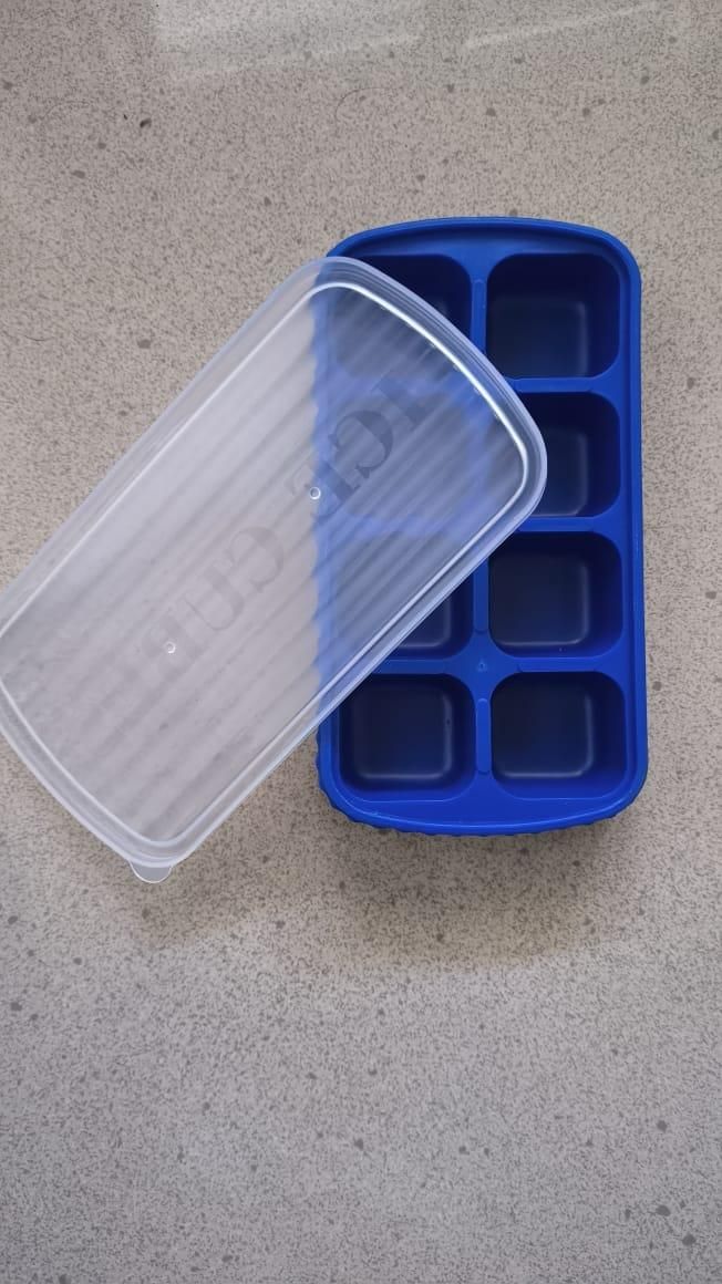 This professional-grade Mini Silicone Ice Cube Tray with Lid delivers precision-formed miniature ice cubes ideal for craft cocktails and premium spirits. Constructed from food-grade silicone with optimal thermal conductivity, it ensures rapid freezing while the integrated lid prevents spillage and cross-contamination of freezer odors. The flexible design enables effortless cube extraction without structural damage, maintaining the integrity of each perfectly formed cube.