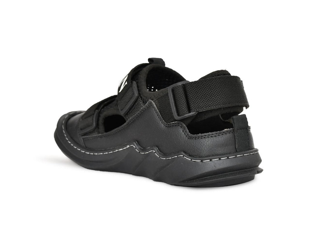 Step into comfort with our Men's Casual Dailywear Sandals, engineered for all-day support. The ergonomic footbed conforms to your foot's natural contours while the durable outsole provides reliable traction on various surfaces. Versatile enough for beach outings or casual errands, these sandals combine practicality with understated style for the modern man.