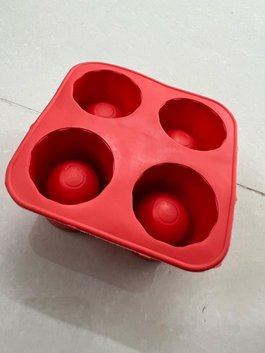 This silicone ice cube mold combines durability with flexibility, allowing for easy release of perfectly shaped ice cubes. Its non-stick, food-grade silicone construction ensures safe use and effortless cleaning. Designed to produce uniform ice cubes, it enhances cooling efficiency for beverages while resisting cracks and odors. Ideal for both home and professional use, this mold offers reliable performance and convenience.