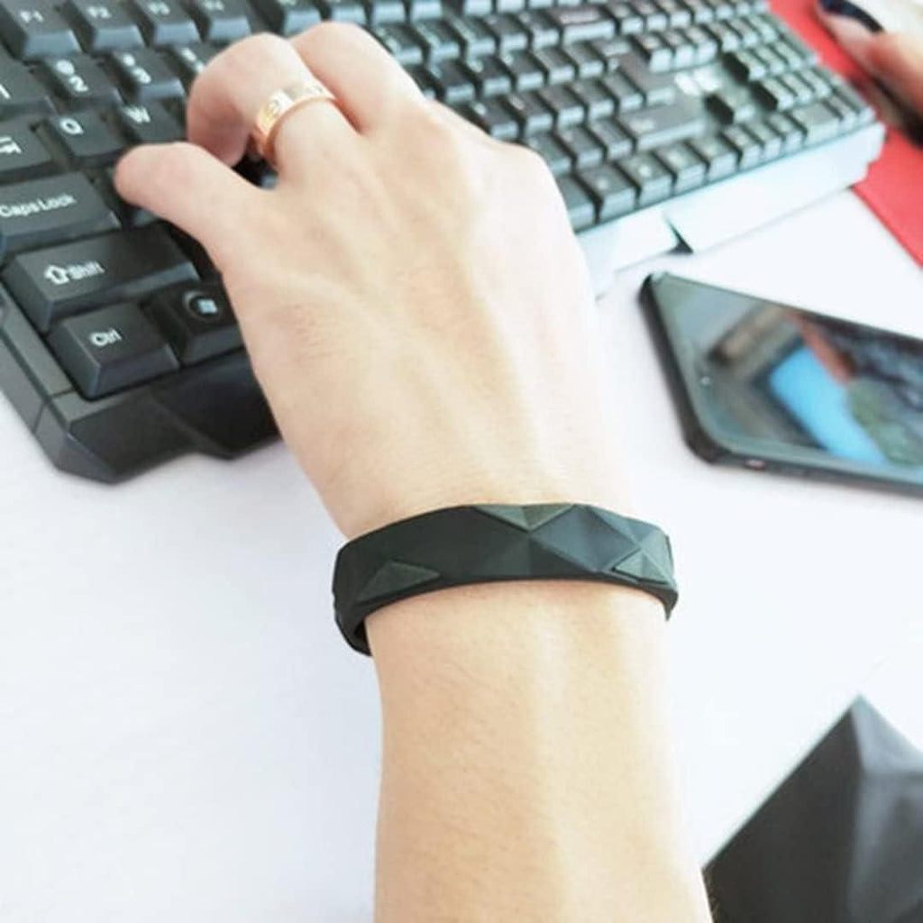 The Sugar Control Silicon Band is crafted from premium, hypoallergenic silicon to provide a comfortable and secure fit throughout the day. Its durable, flexible design ensures long-lasting wear, making it an ideal accessory for individuals focused on maintaining balanced sugar levels. Lightweight and skin-friendly, this band supports your health goals with ease and reliability.