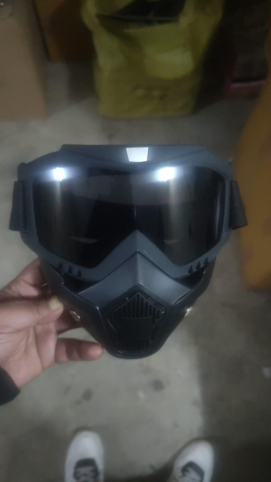 The Goggle Mask features a durable anti-scratch coating and UV protection, ensuring clear vision and eye safety in demanding conditions. Its robust design guards against abrasions while effectively filtering harmful ultraviolet rays, making it suitable for outdoor and industrial use where reliable eye protection is essential.