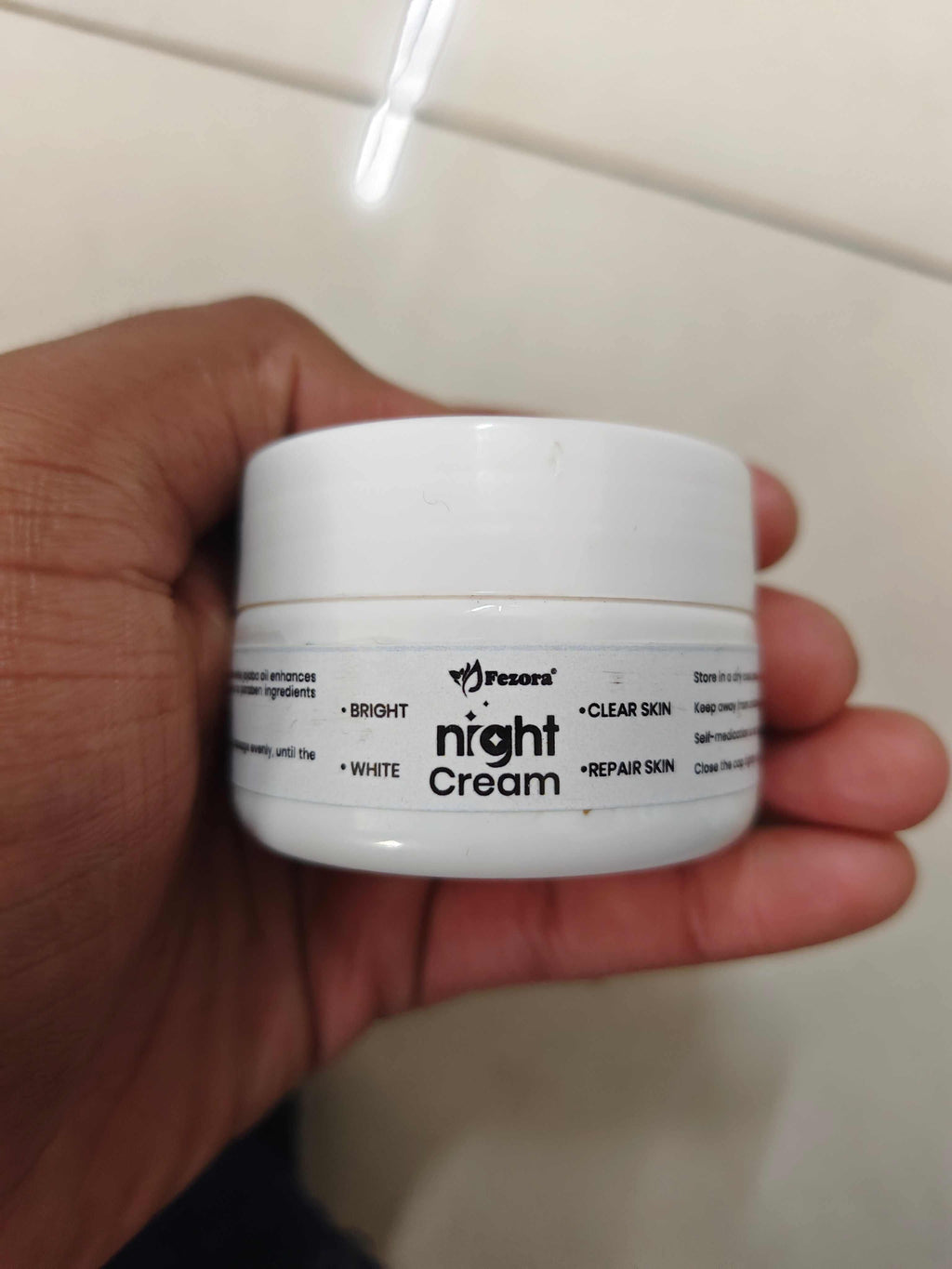 Fezora Brightening Night Comfort Cream - 50 gm (Pack of 2)
Fezora Brightening Night Comfort Cream delivers advanced skin rejuvenation while you sleep. This professional-grade formula works overnight to enhance skin luminosity and reduce dullness. Each pack contains two 50 gm jars, providing an extended supply of this dermatologically tested treatment. Regular application helps maintain optimal moisture balance and promotes a more radiant complexion.