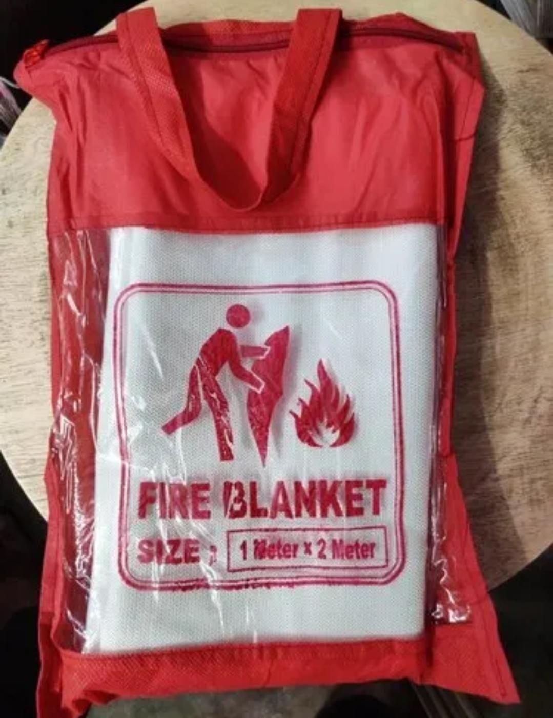 The Rich Bells Soft Case Fire Blanket delivers professional-grade fire suppression in a user-friendly design. Constructed with advanced heat-resistant fibers, this emergency tool effectively smothers flames by cutting off oxygen supply. The soft case ensures quick access and deployment during critical situations, making it an indispensable safety asset for residential kitchens, workshops, and commercial environments where immediate fire containment is essential.
