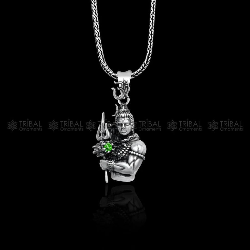Spiritual Sankar Locket With Chain

Elevate your spiritual journey with our meticulously crafted Spiritual Sankar Locket With Chain. This sacred pendant features Lord Shiva's divine representation, designed to provide protection and spiritual balance to the wearer. Expertly detailed with traditional symbolism and paired with a durable chain, this locket serves as both a meaningful religious artifact and an elegant accessory for daily devotion.