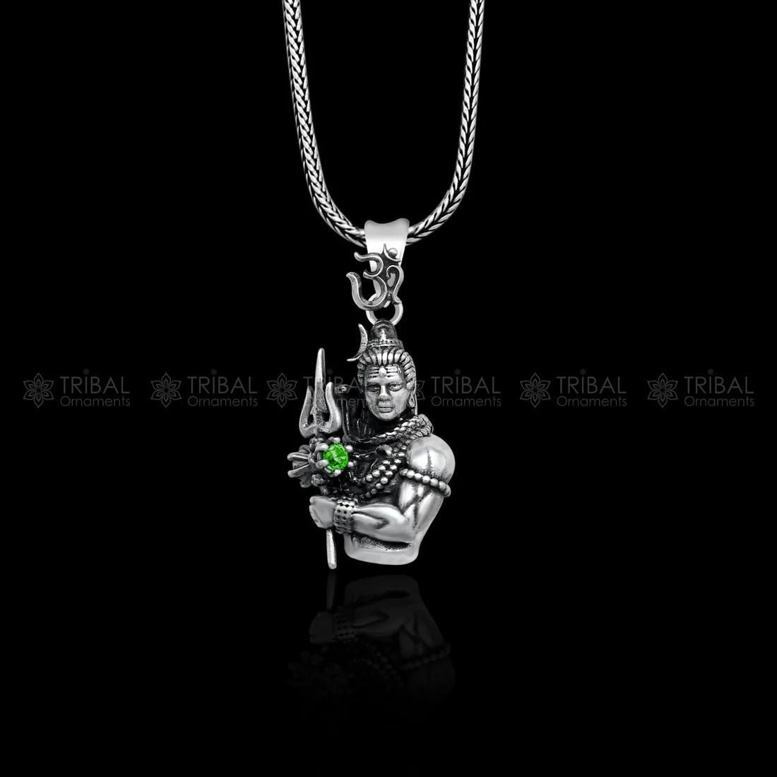 Spiritual Sankar Locket With Chain

Elevate your spiritual journey with our meticulously crafted Spiritual Sankar Locket With Chain. This sacred pendant features Lord Shiva's divine representation, designed to provide protection and spiritual balance to the wearer. Expertly detailed with traditional symbolism and paired with a durable chain, this locket serves as both a meaningful religious artifact and an elegant accessory for daily devotion.