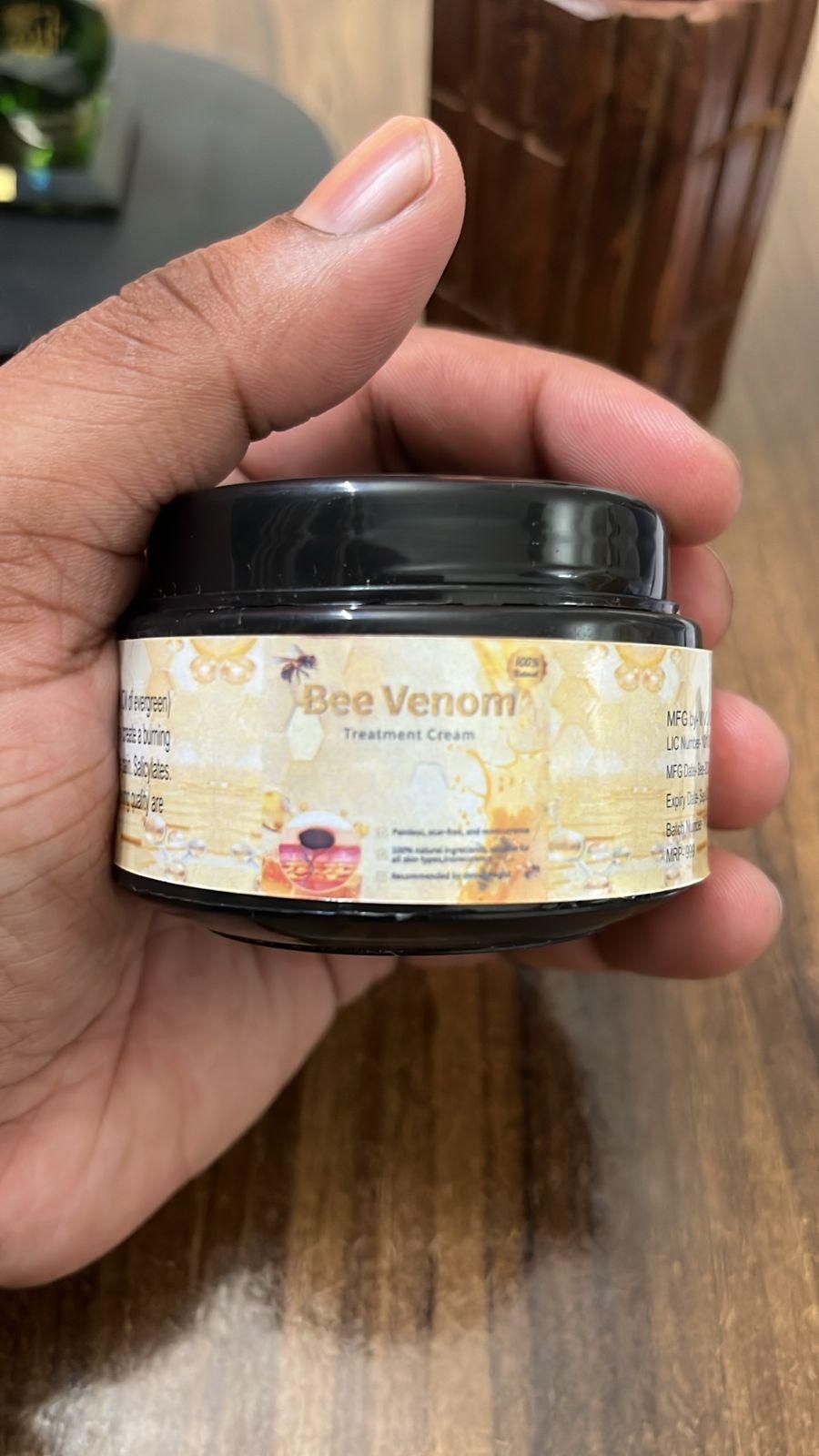Harness the power of nature's secret with our Bee Venom Skin Treatment Cream. This specialized formulation utilizes apitoxin to stimulate collagen production and improve skin elasticity. Each pack contains two 100g jars, providing a comprehensive skincare regimen that helps reduce the appearance of fine lines while promoting cellular regeneration. Dermatologically tested for optimal efficacy and suitable for daily application on most skin types.