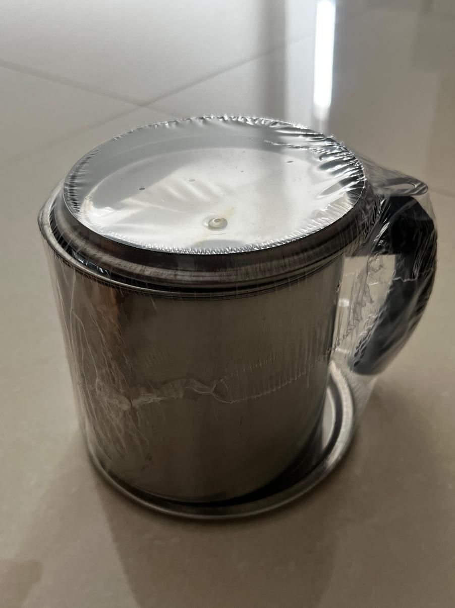 This convenient stainless steel oil pot combines durability with functionality for your everyday cooking needs. The integrated filter removes food particles while pouring, ensuring clean oil every time. The tight-fitting lid prevents contamination and oxidation, extending the life of your cooking oils. A practical addition to any kitchen that helps reduce mess and waste.