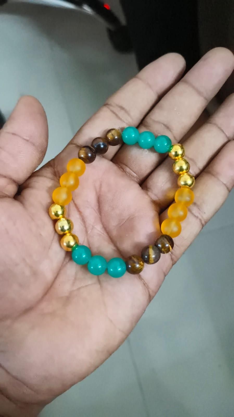 This Natural Money Beads Bracelet is made from high quality, natural materials, creating a unique and luxurious accessory. The pack includes one bracelet, perfect for adding a touch of elegance to any outfit. With its stylish design and durable construction, you can enjoy this bracelet for years to come.