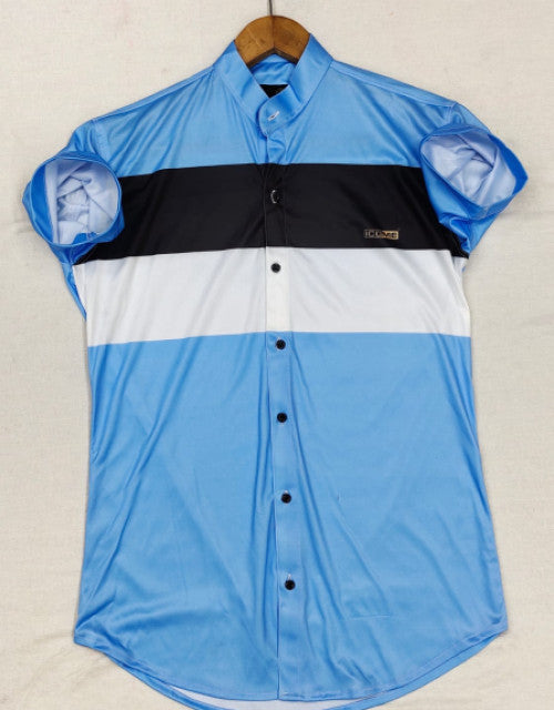 This Men's Regular, Super Slim Fit Color Block Mandarin Collar Casual Shirt offers a sleek and modern look. The slim fit cut complements the color block design, while the mandarin collar adds a touch of sophistication. Perfect for any casual event, this shirt provides a stylish and comfortable option for the fashion-conscious man.