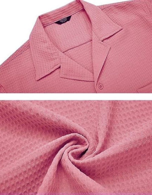 This Men's Relaxed Fit Checkered Shirt features a modern spread collar and a comfortable fit. Its checkered pattern adds a stylish touch, while its relaxed fit provides all-day comfort. Made for casual occasions, this shirt offers both style and functionality.
